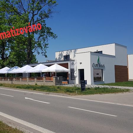 Apartmany Miromar Podivin Εξωτερικό φωτογραφία