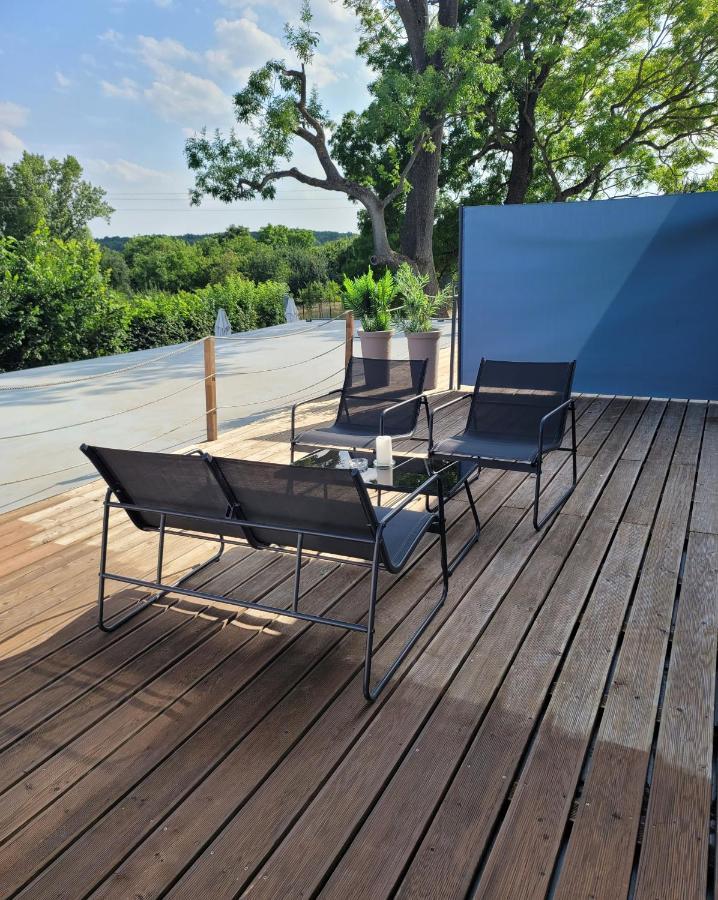 Apartmany Miromar Podivin Εξωτερικό φωτογραφία