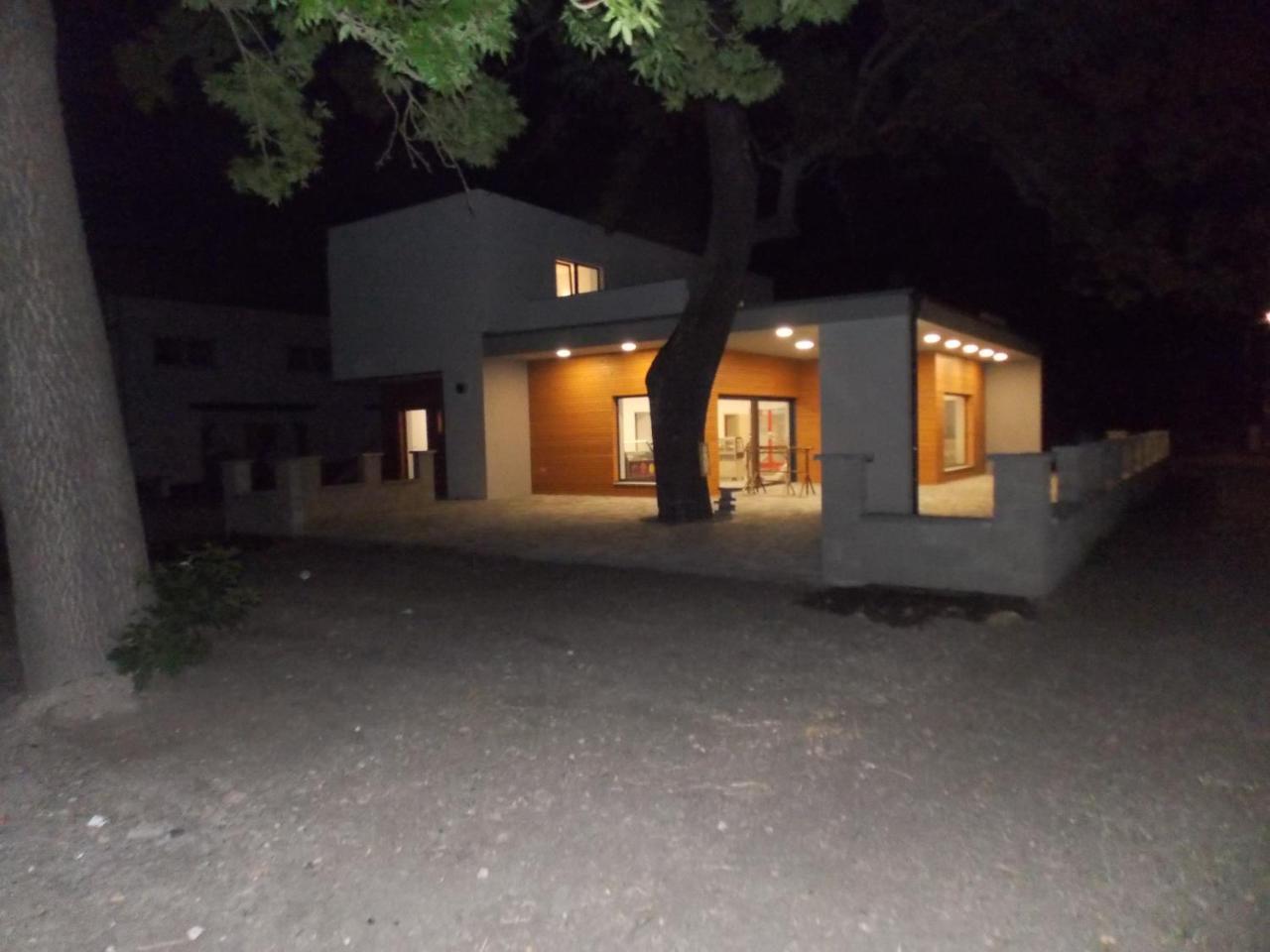 Apartmany Miromar Podivin Εξωτερικό φωτογραφία