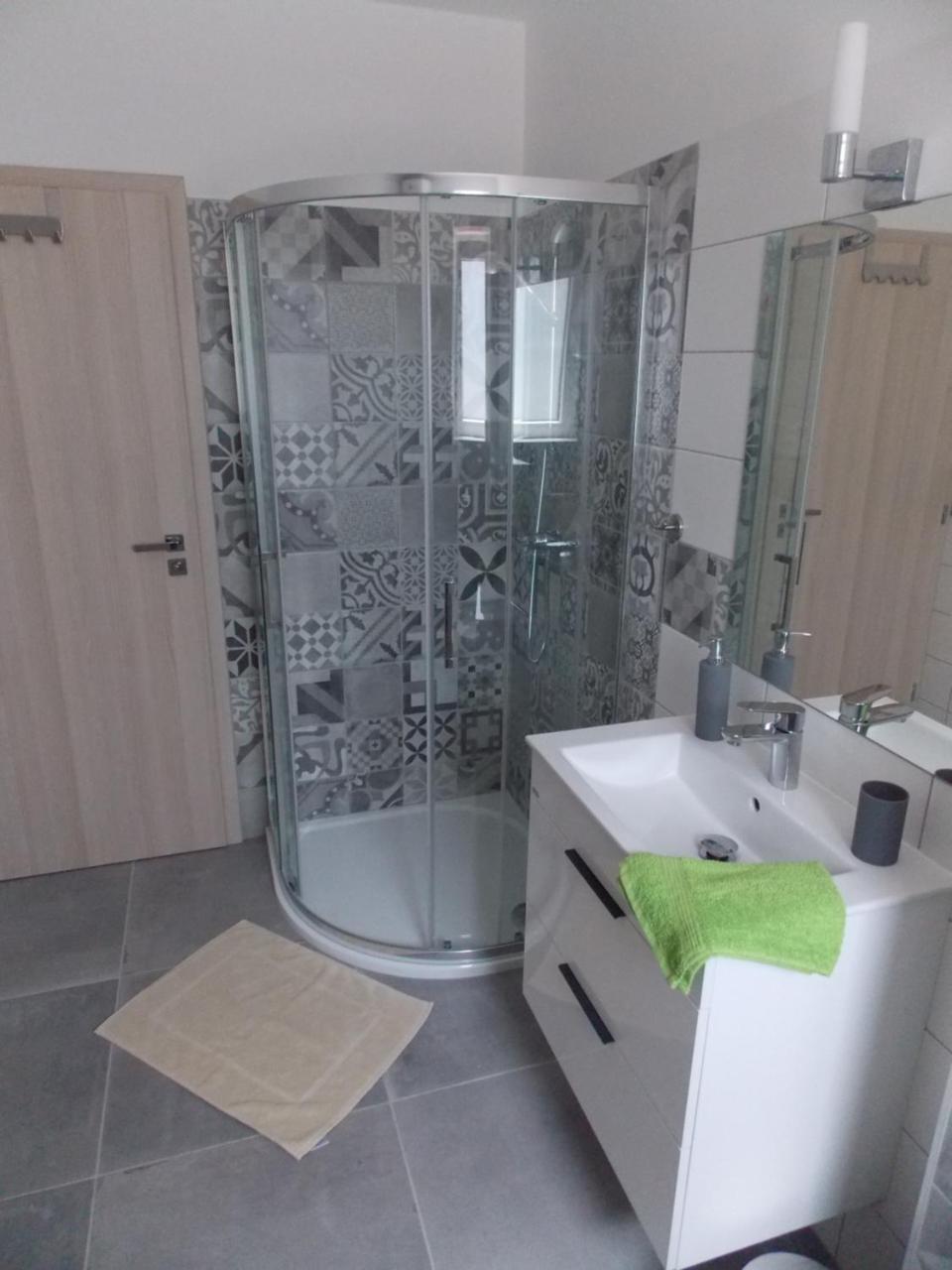 Apartmany Miromar Podivin Εξωτερικό φωτογραφία