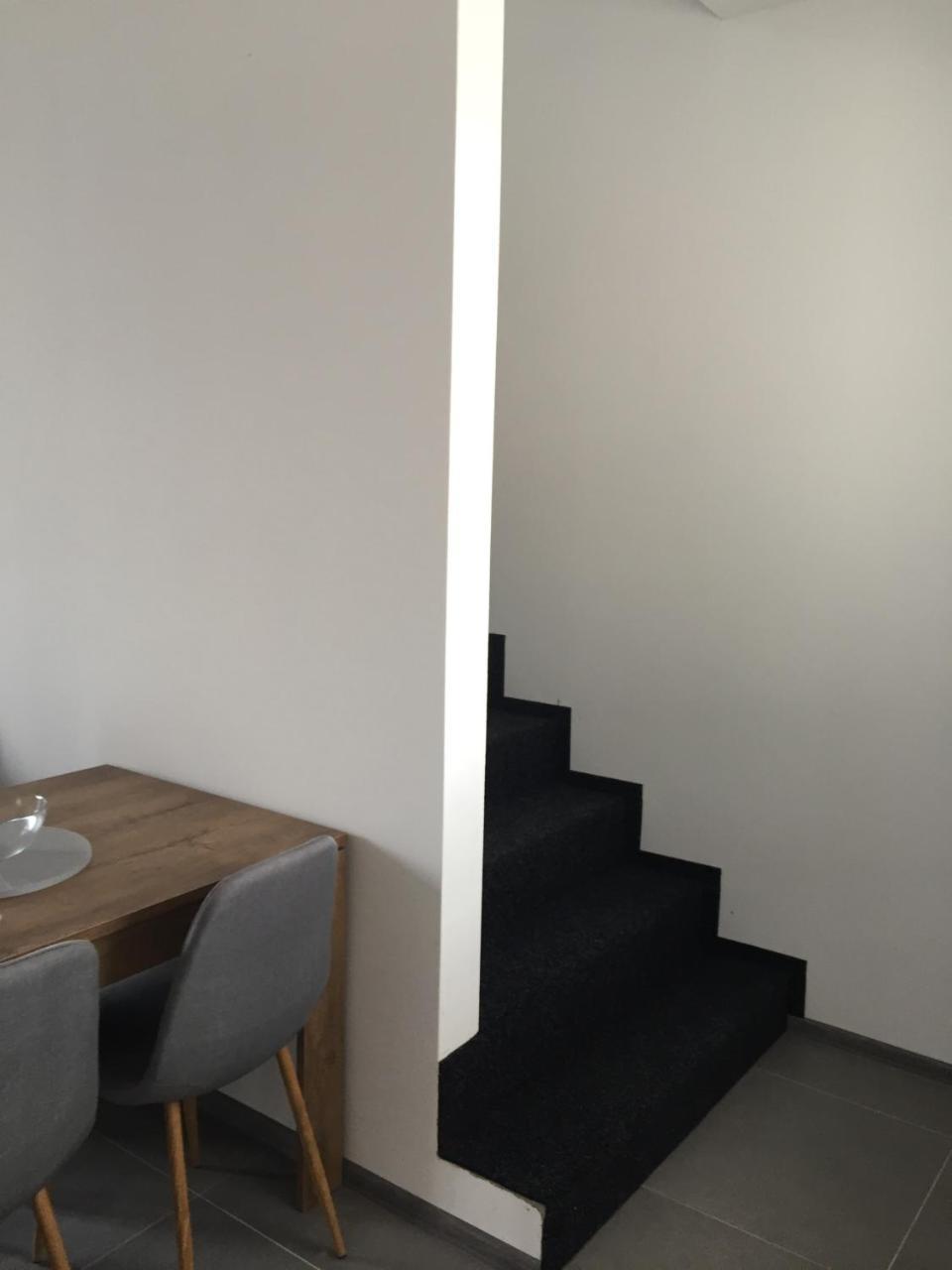 Apartmany Miromar Podivin Εξωτερικό φωτογραφία