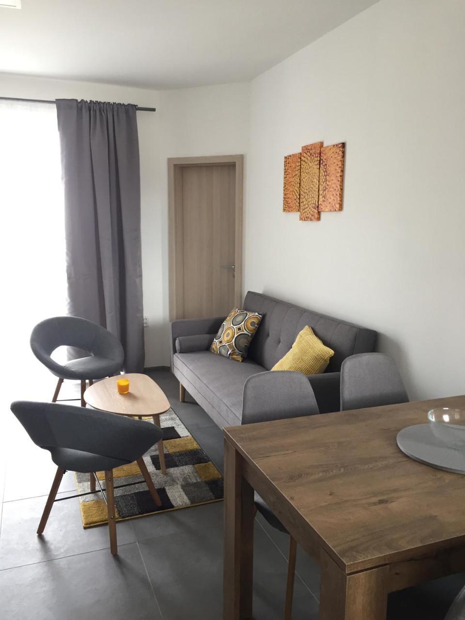 Apartmany Miromar Podivin Εξωτερικό φωτογραφία